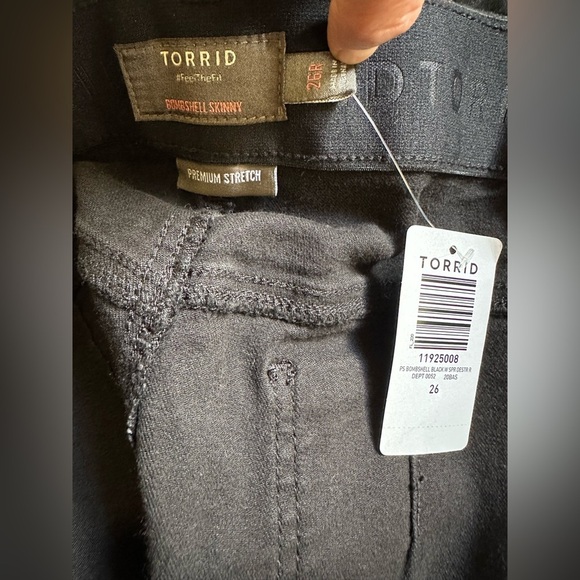 Torrid Bombshells Curvy jeans Distressed Skinny woman’s plus 24 R High Rise - Picture 10 of 11